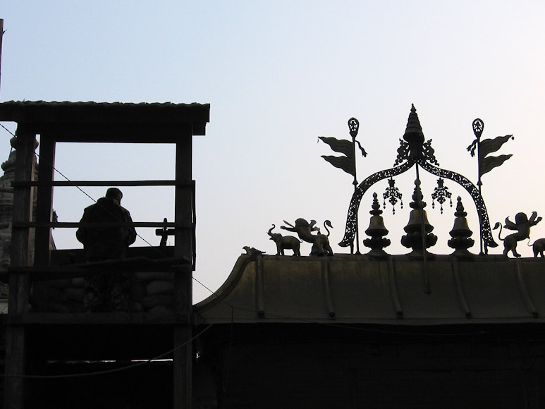 Nepal :: Milit&auml;rposten am Palasteingang, Durbar Square, Kathmandu