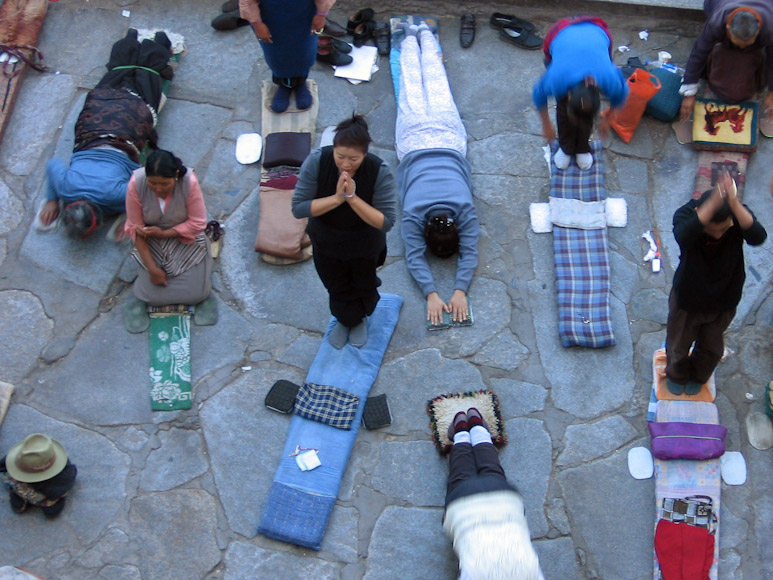 Tibet :: Niederwerfungen, Jokhang